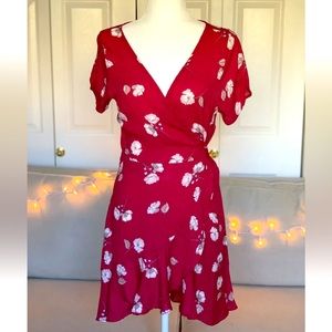 Audrey 3+1 Red floral dress M Rayon